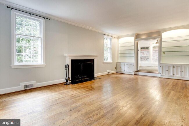Building Photo - 3505 Springland Ln NW