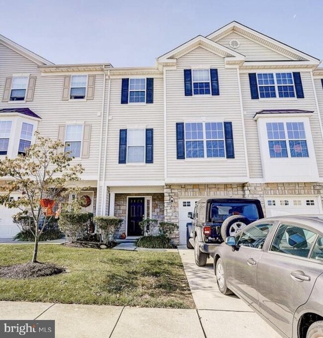 Building Photo - 121 Acorn Dr
