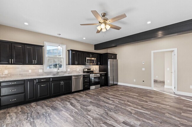 Foto del edificio - 6 Latchkey