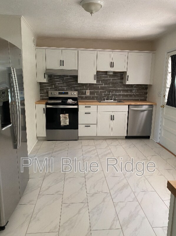 Foto del edificio - 325 Comet Dr