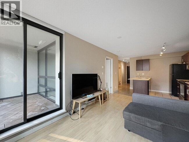 Photo du bâtiment - 933-933 Hornby St