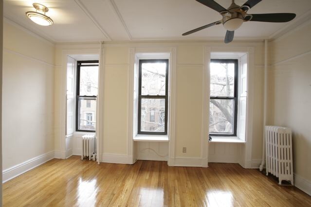 Primary Photo - 457 5th St