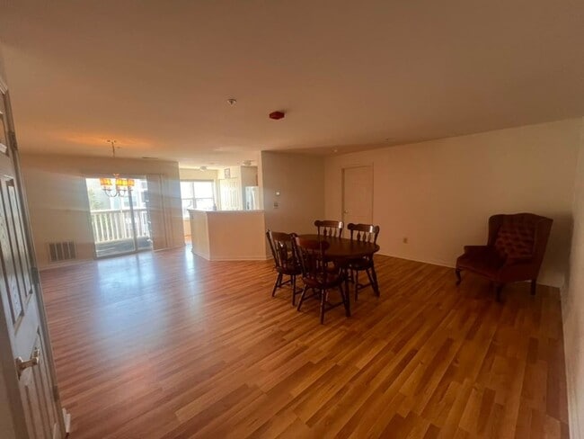 Building Photo - 6502 Home Water Ct