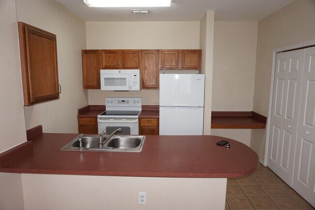 Foto del edificio - 8103 Lillies Way