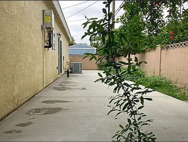 Foto del edificio - 12416 Pine St