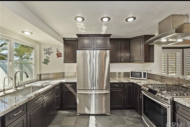 New kitchen - 24137 Pleasant Run Rd