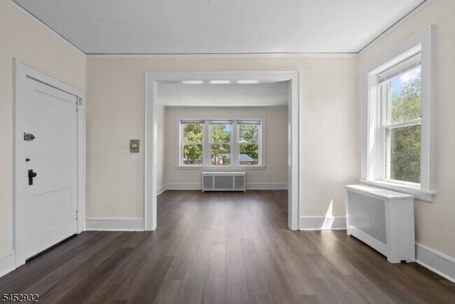 Foto del edificio - 60 Elmwood Ave