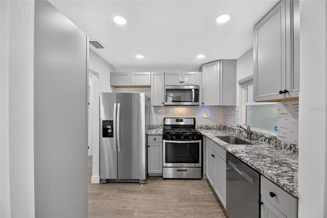Foto del edificio - 10004 N 25th St