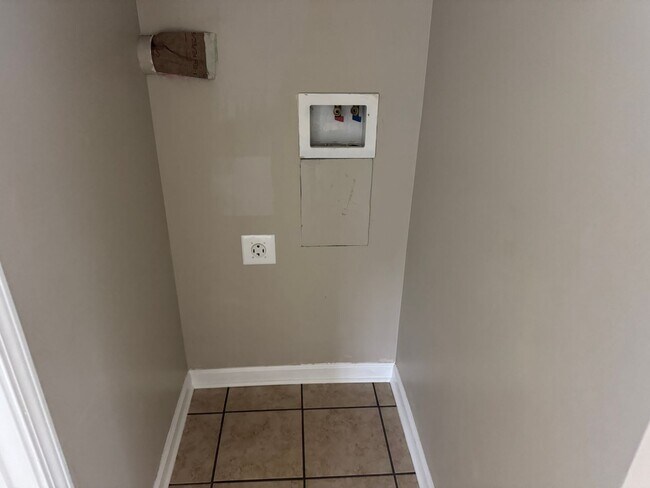 Foto del edificio - 2903 S Greenwood Dr