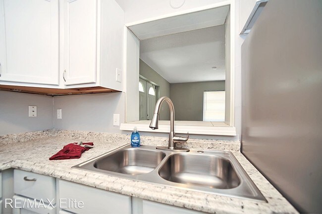 Building Photo - 3 br, 2 bath House - 1410 N Fiske Blvd