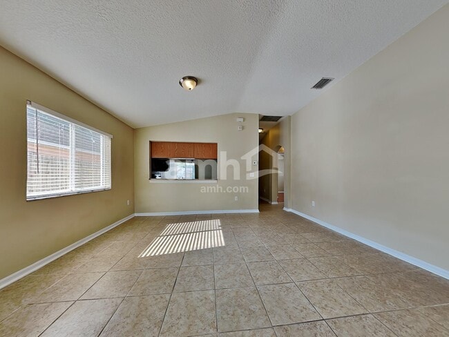 Building Photo - 532 Scarlet Maple Ct