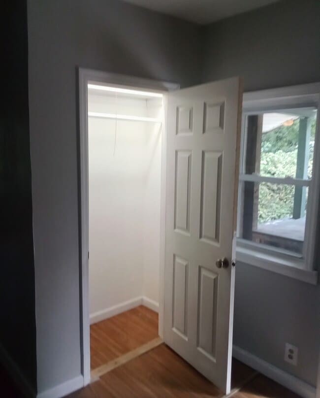 Entry Closet - 213 W Nicholson Rd