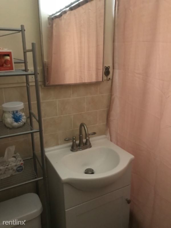 Foto del edificio - 5819 E Washington St