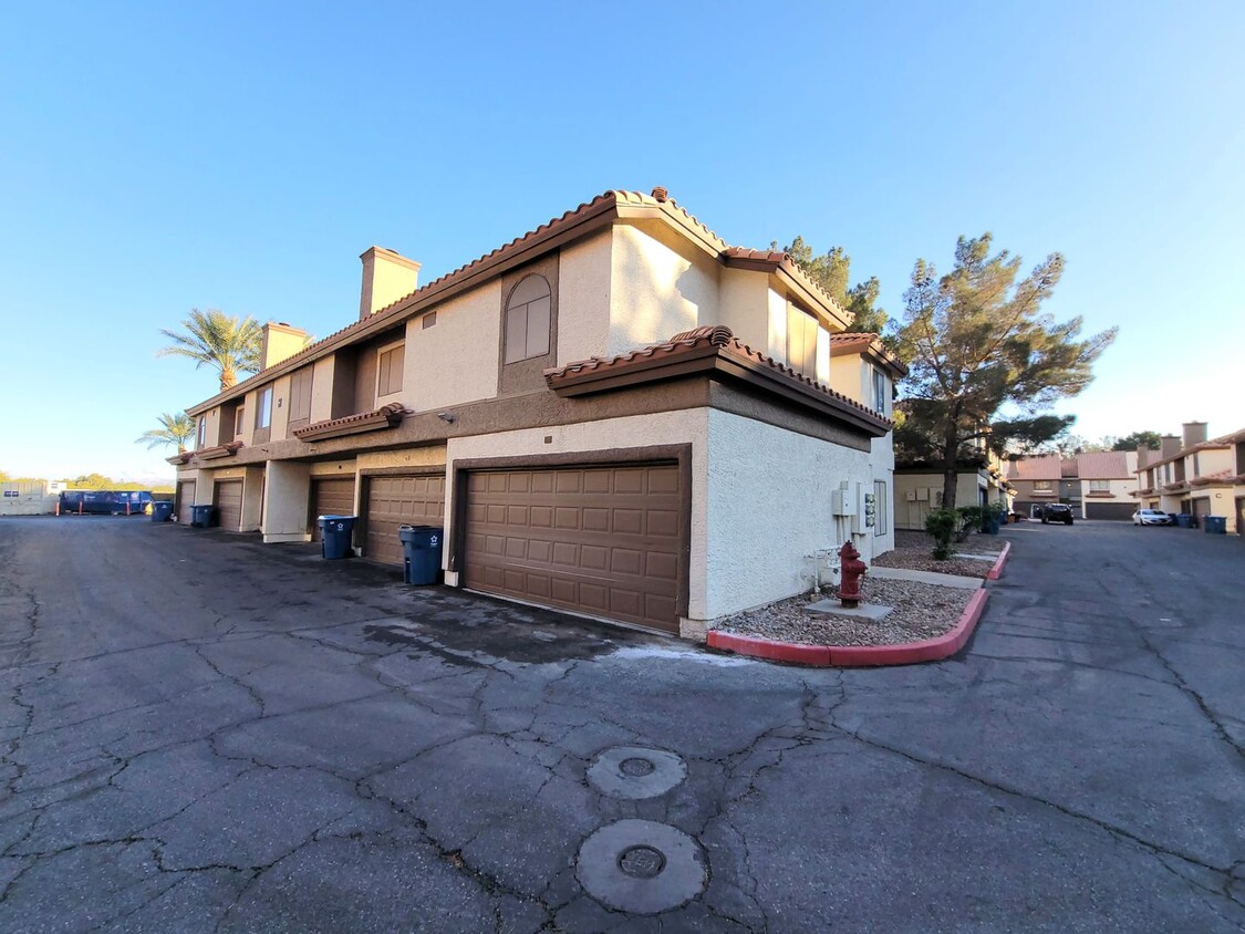 Primary Photo - Pacific Sunset Village: Three Bedrom Avail...