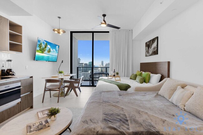 Foto del edificio - 601 NE 1st Ave