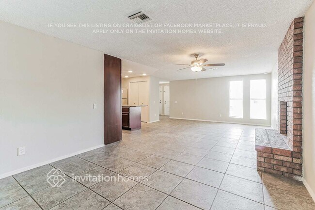 Foto del edificio - 1616 W Los Arboles Pl