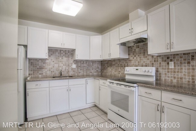 Foto del edificio - 3210-3240 Geary Blvd
