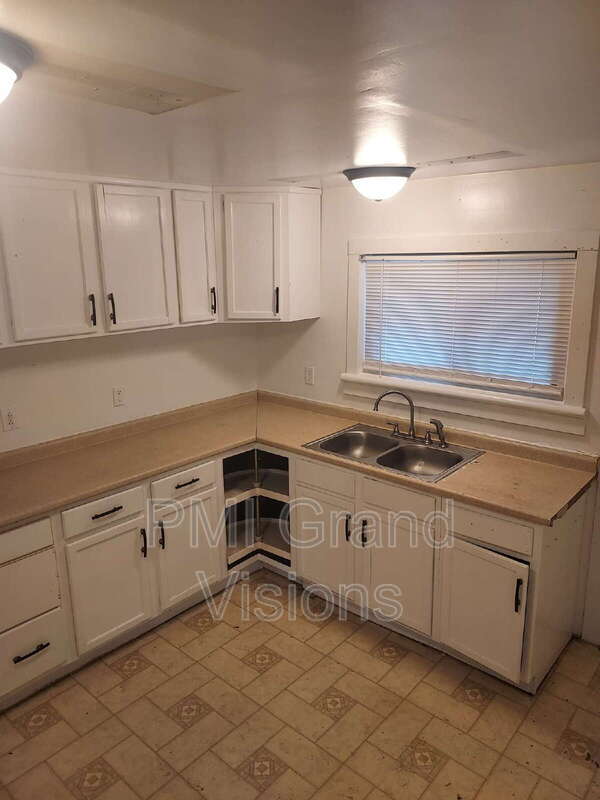 Foto del edificio - 2035 E William St