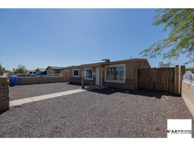 Stylish 2/2 Phoenix House - Spacious Yard ... - Stylish 2/2 Phoenix House - Spacious Yard ...