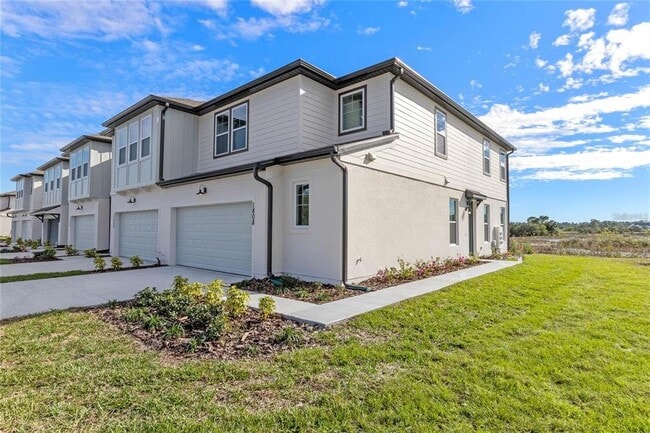 Building Photo - 1808 Sanibel Dr