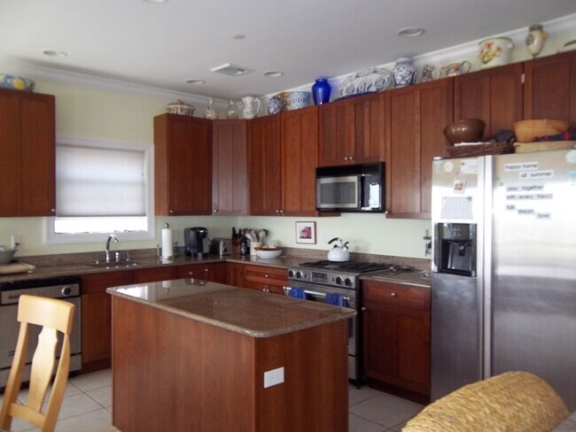 Building Photo - 793 Dune Rd