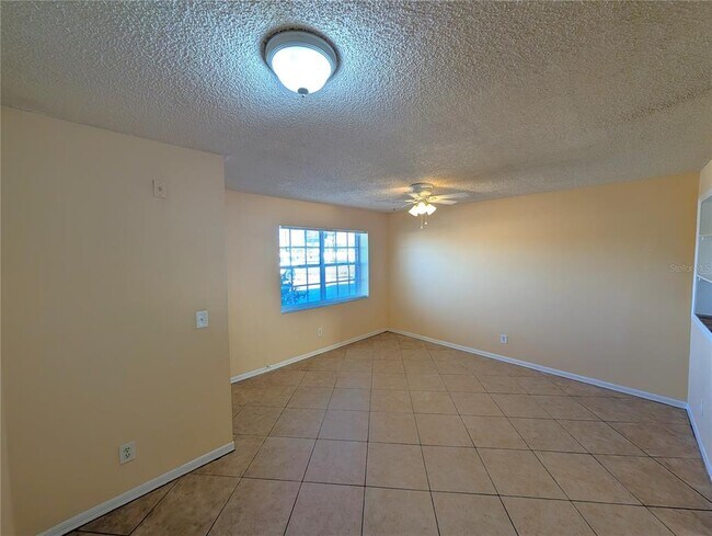 Building Photo - 6415 S Roberts Ave
