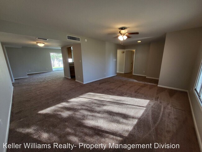 Building Photo - 4 br, 2 bath House - 3719 S. Elm Street 21...