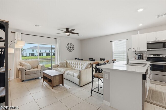 Building Photo - 15054 Wildflower Cir