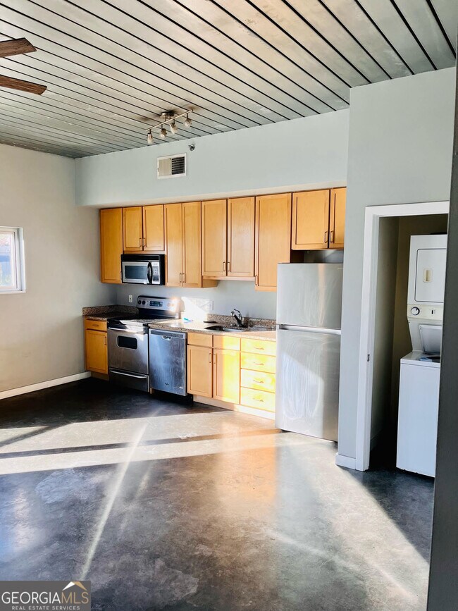 Foto del edificio - 620 Glen Iris Dr NE