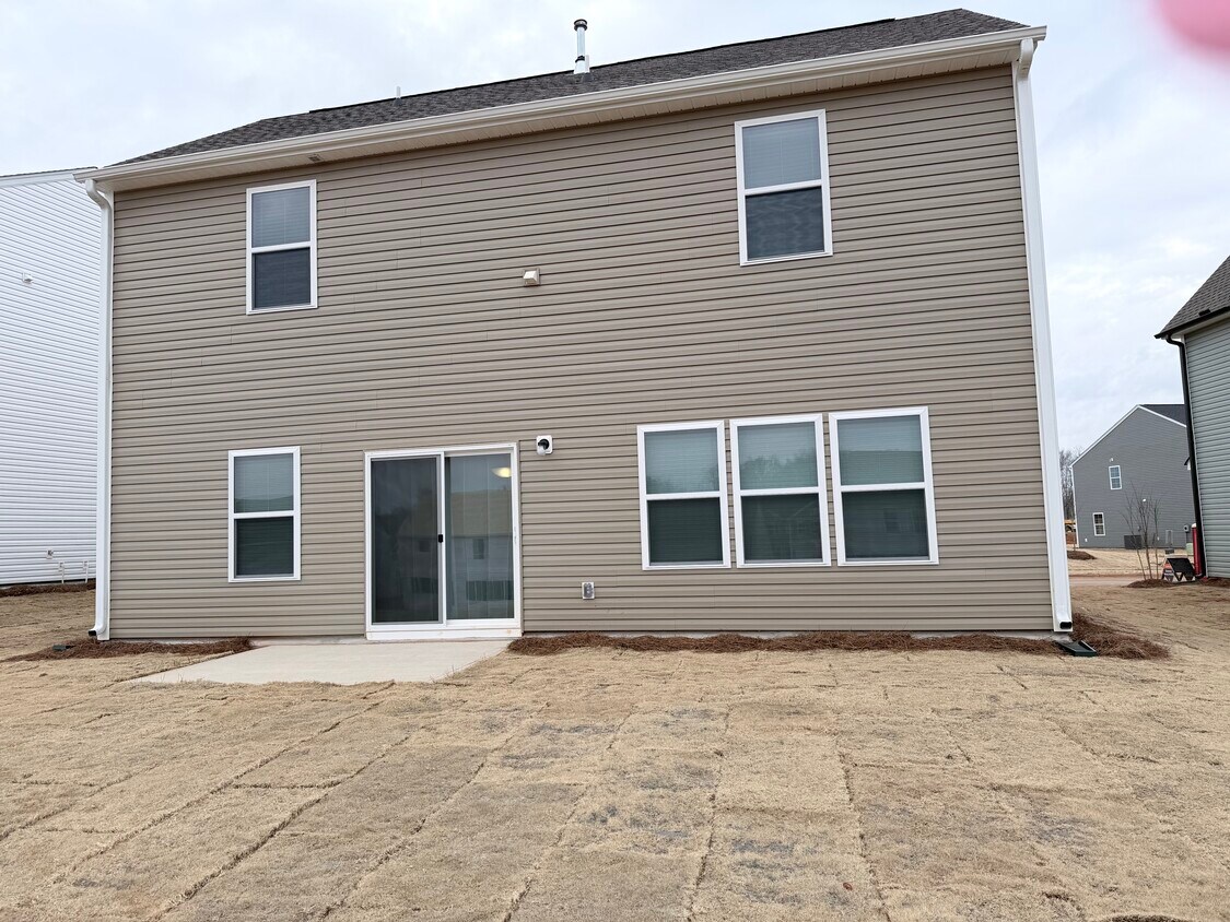 Foto del edificio - 5148 Reedy Fork School Rd