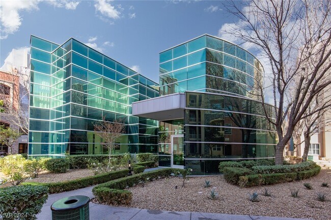 Building Photo - 20 E Serene Ave