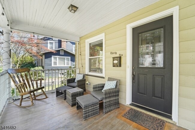 Foto del edificio - 36 Dunnell Rd