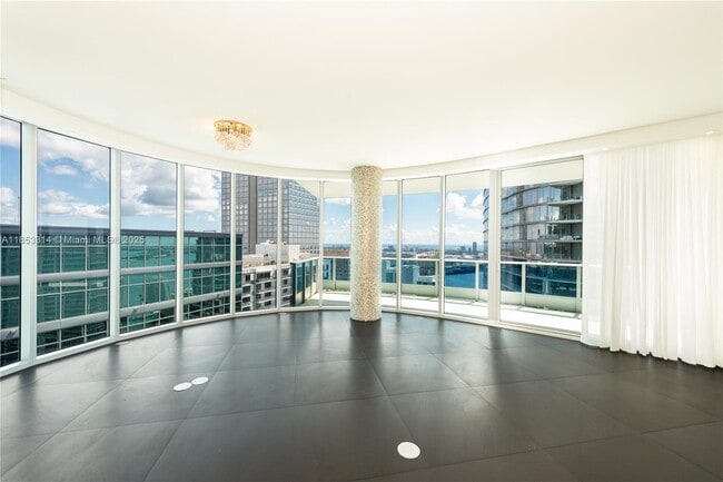 Foto del edificio - 200 Biscayne Blvd