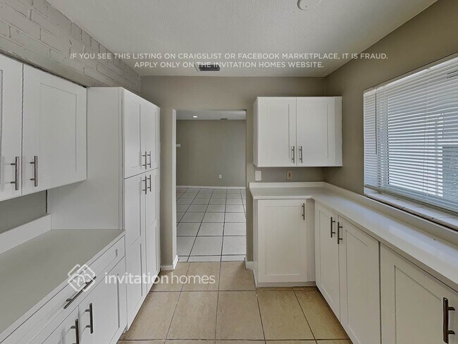 Foto del edificio - 1230 NW 176th Terrace