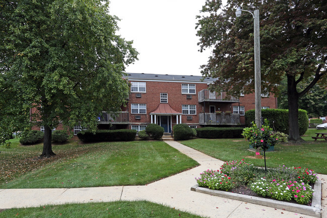 Building Photo - Lehigh Plaza