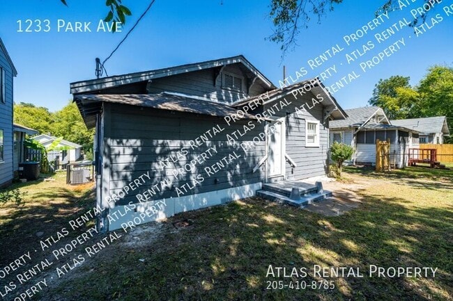 Building Photo - 1233 Park Ave