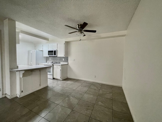 Foto del edificio - 32502 Cathedral Canyon Dr