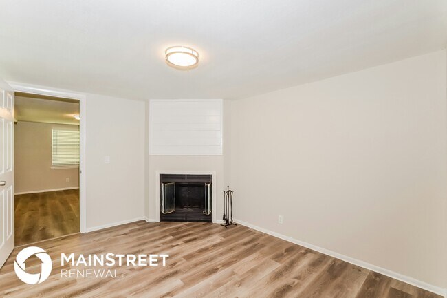 Building Photo - 3307 S Park Ave