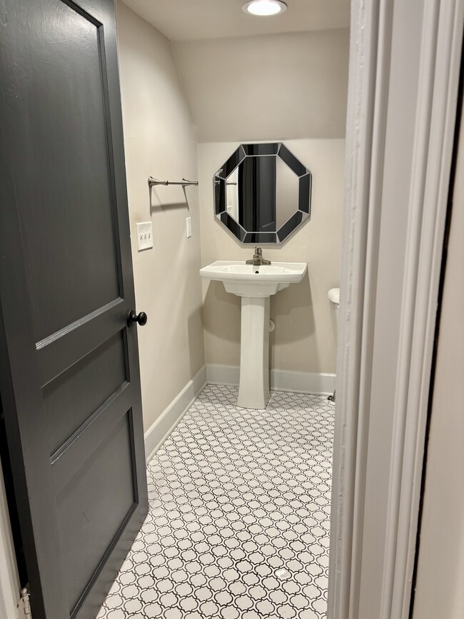 Building Photo - 200 1st Ave