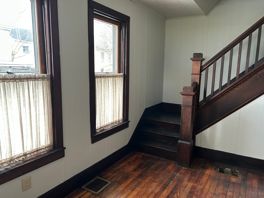 Living room - 21 E Spruce St