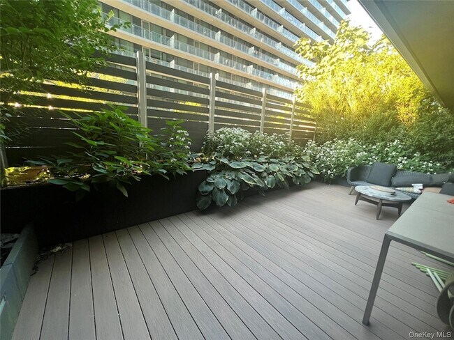 Foto del edificio - 131-03 40th Rd