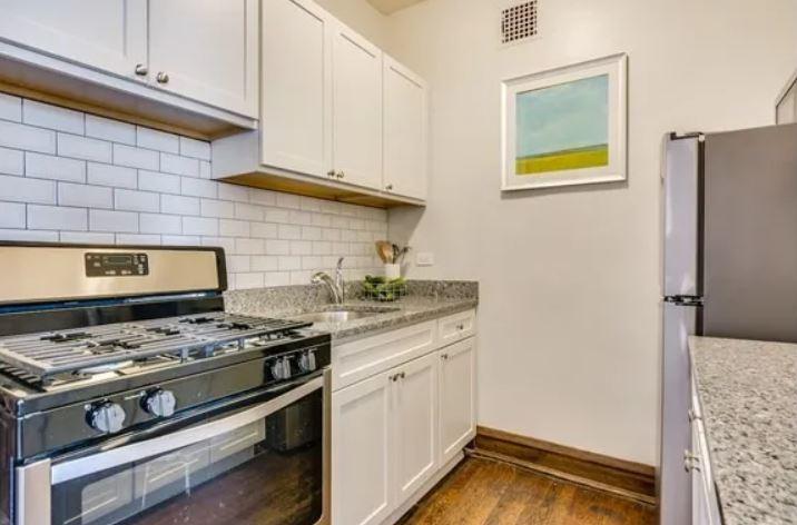 Building Photo - 0 bedroom in Chicago IL 60615
