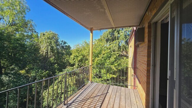 Foto del edificio - Parker Woods Flats