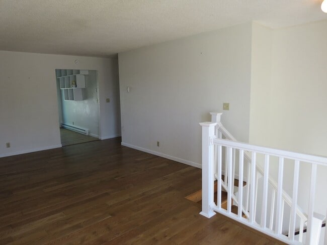 Building Photo - 317 Jackson St