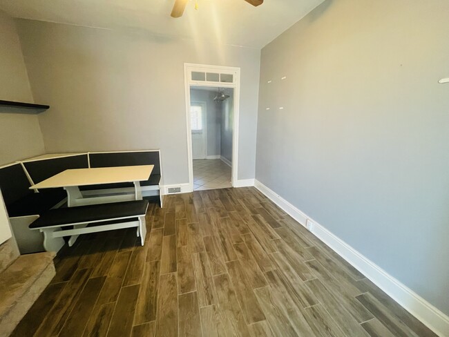 Foto del edificio - 225 Hall St