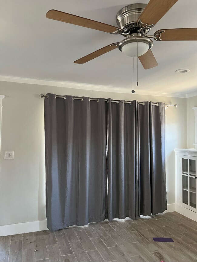 Living room - 5727 3rd Ave