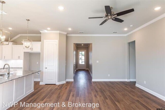 Building Photo - 3 br, 2 bath House - 10014 Dayspring Dr
