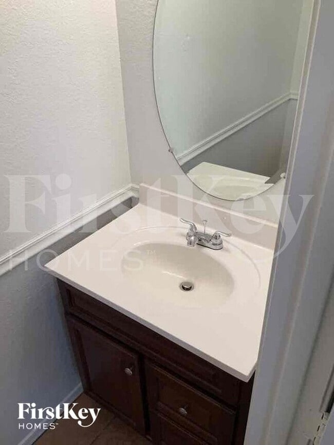 Foto del edificio - 12922 W Holly St