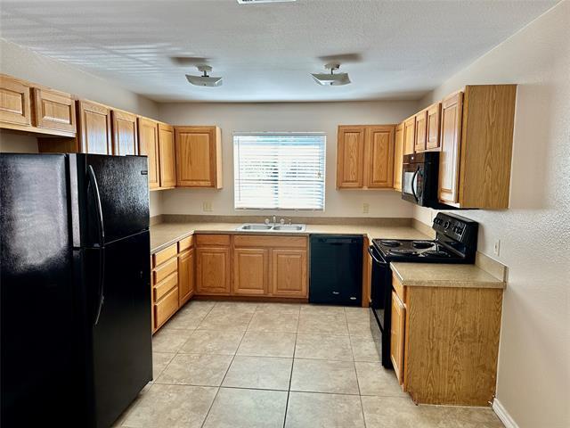 Building Photo - 727 Cain Dr