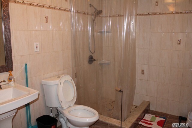 Foto del edificio - 62-27 65th St